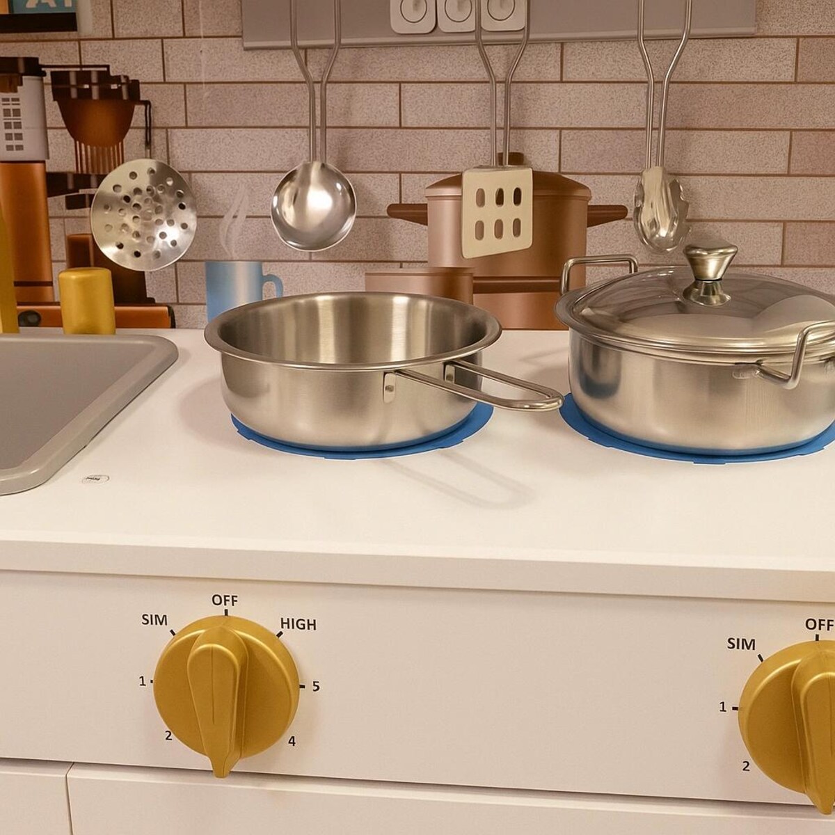 Drewniana kuchnia MILK dla dzieci – biała kuchnia z lodówką, zlewem, mikrofalą i akcesoriami