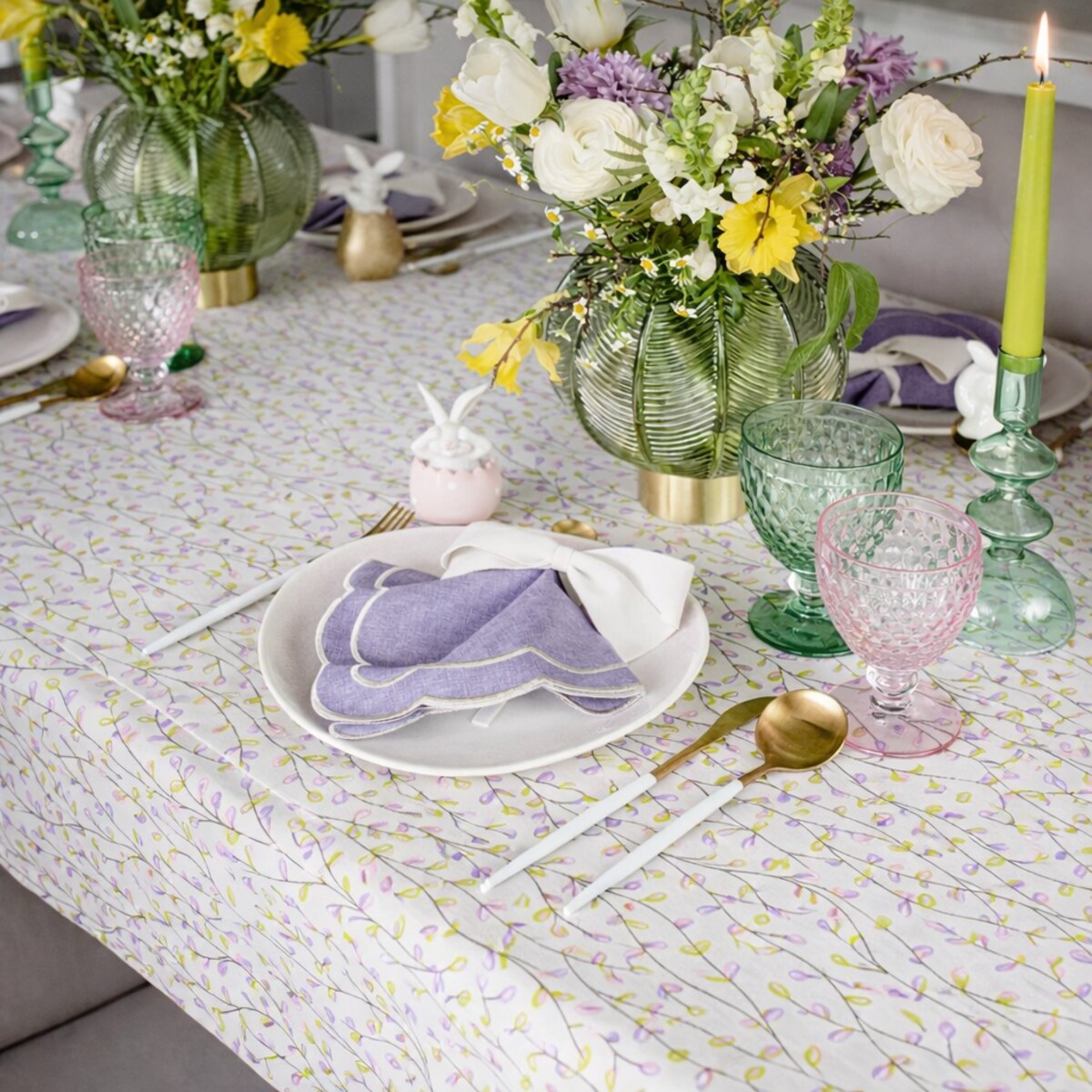 Obrus z motywem gałązek wierzby Purple Willow – 130 × 200 cm