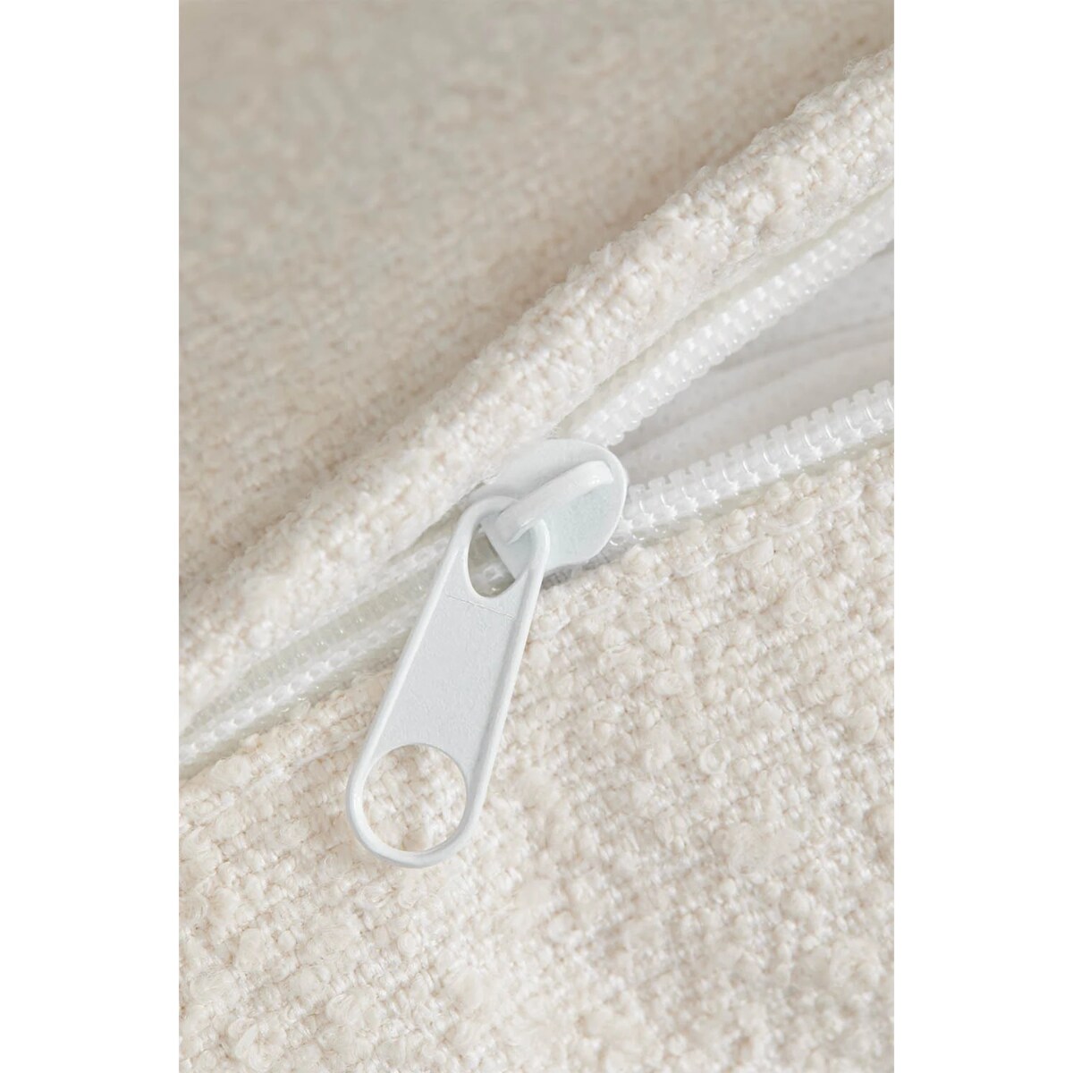 Zestaw ogrodowy z 2 tapicerowanymi fotelami i stolikiem kawowym ze stali Zunika