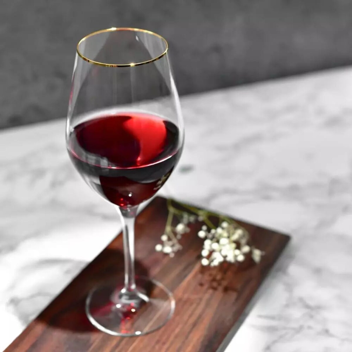 Eleganckie Kieliszki na Nóżce do Wina Wody Splendour Krosno Złoty Pasek