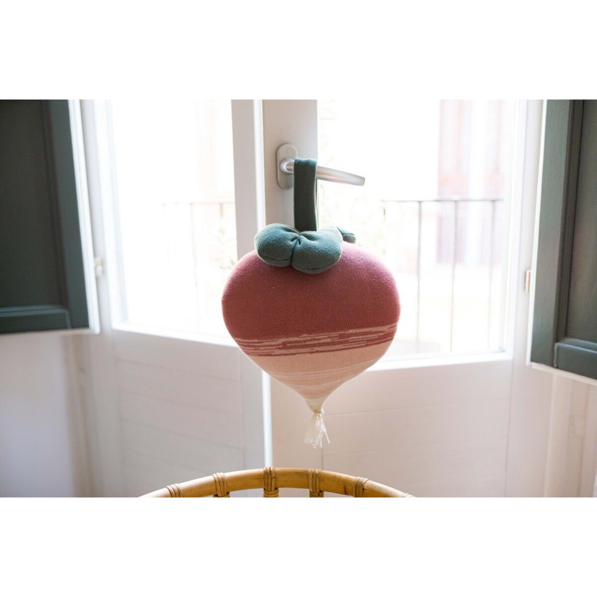 Poduszka rzodkiewka Ramona the Radish Lorena Canals