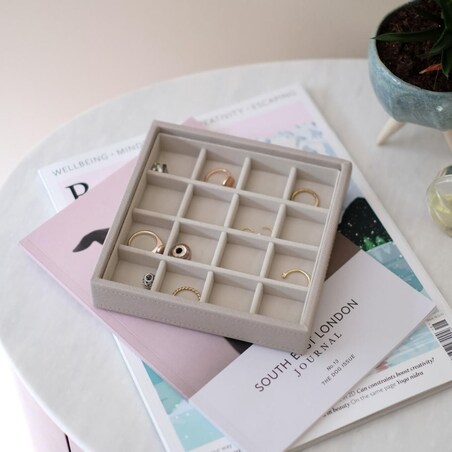 Szkatułka na charmsy Stackers 16 komorowa taupe