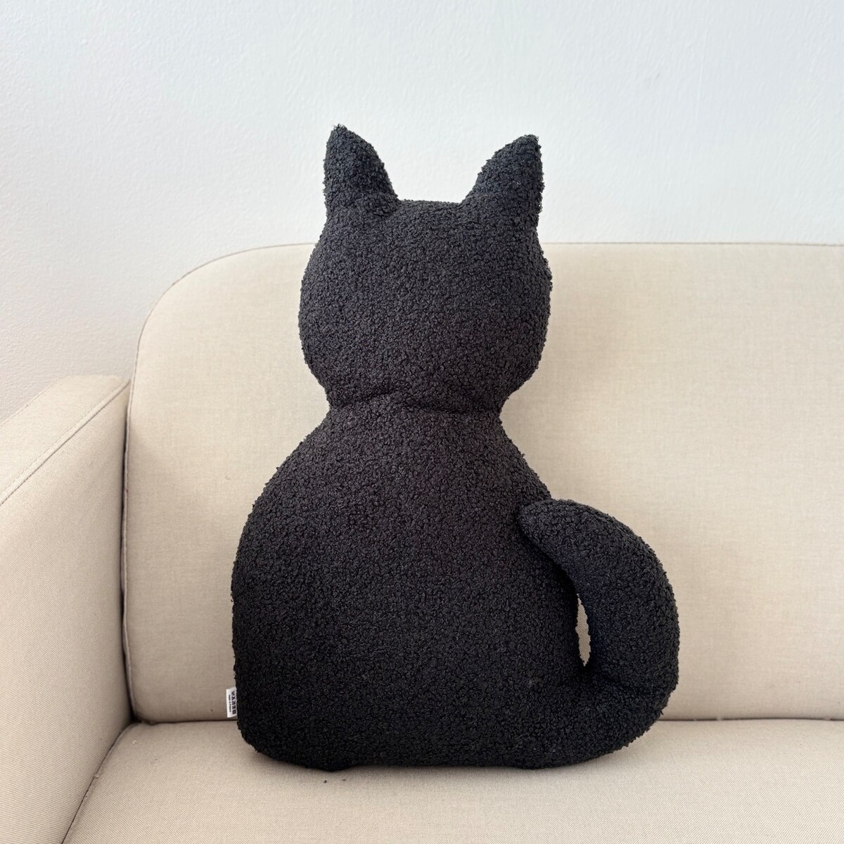 Poduszka czarny Kot boucle