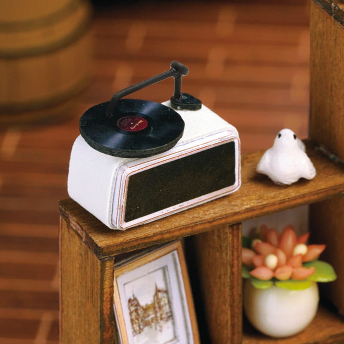 Miniaturowy domek - Chwila z książką