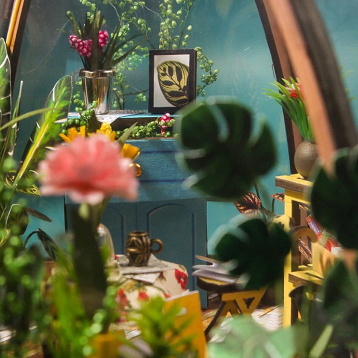 Miniaturowy domek - Słońce w kwiatach