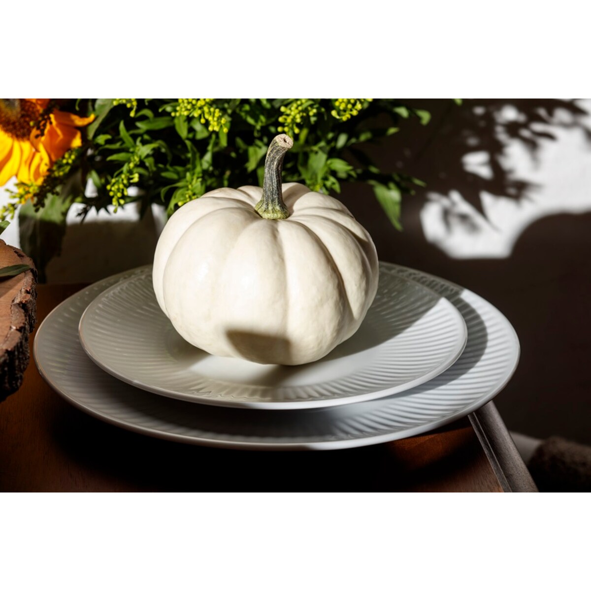 Serwis obiadowy dla 12 osób 44 el. Dalia biała C001