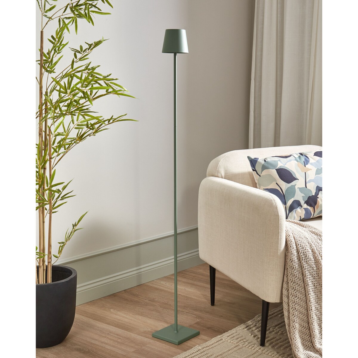 Bezprzewodowa lampa podłogowa metalowa zielona GAVARRESA