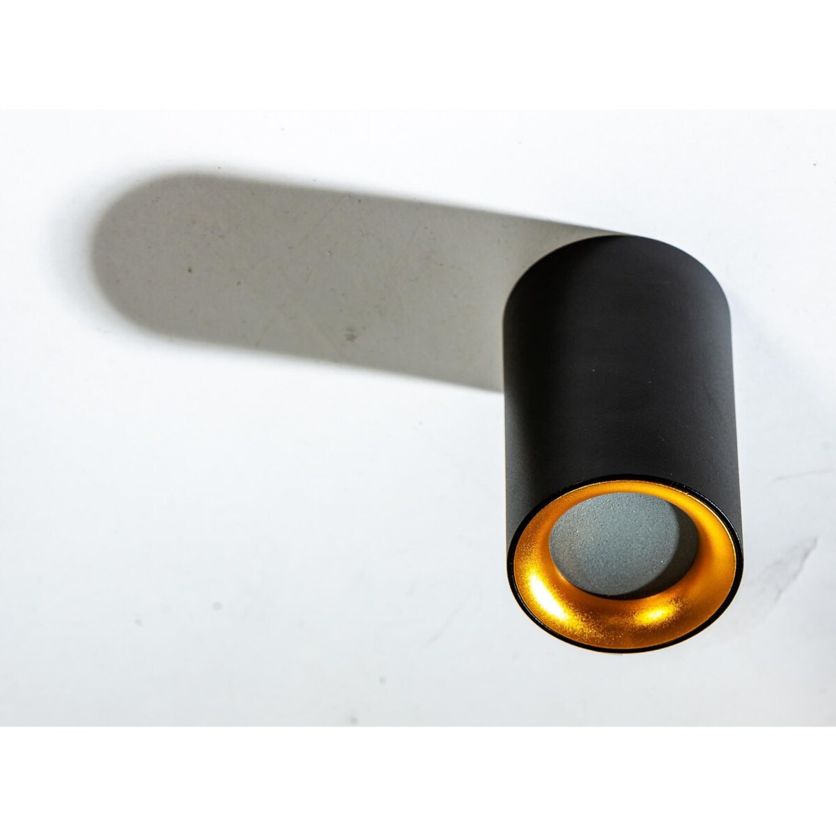 Natynkowa lampa przysufitowa Eiger AZ4261 IP54 czarna złota