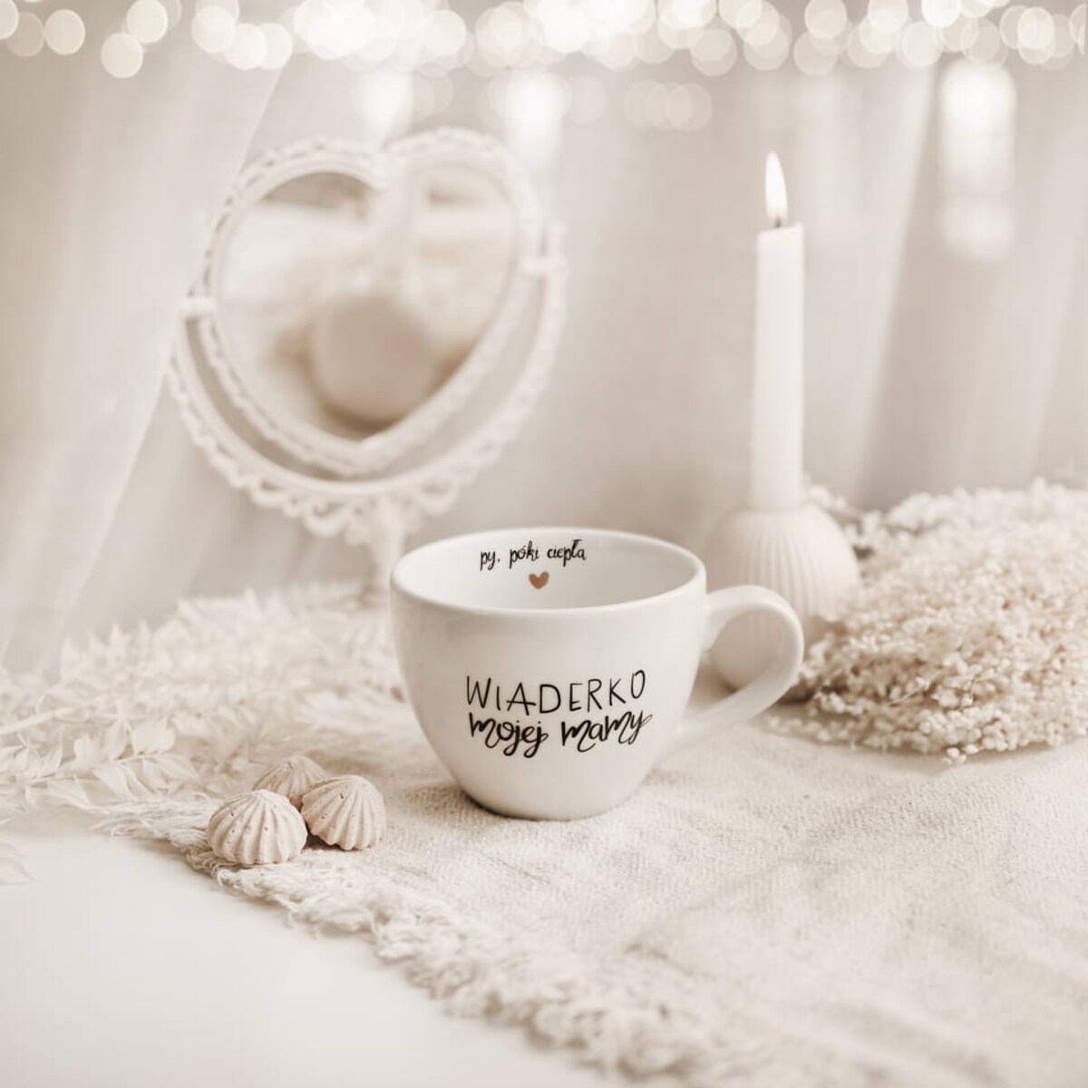 Biały kubek porcelanowy 500 ml - zabawny napis wiaderko mojej mamy dla mamy na Dzień Mamy