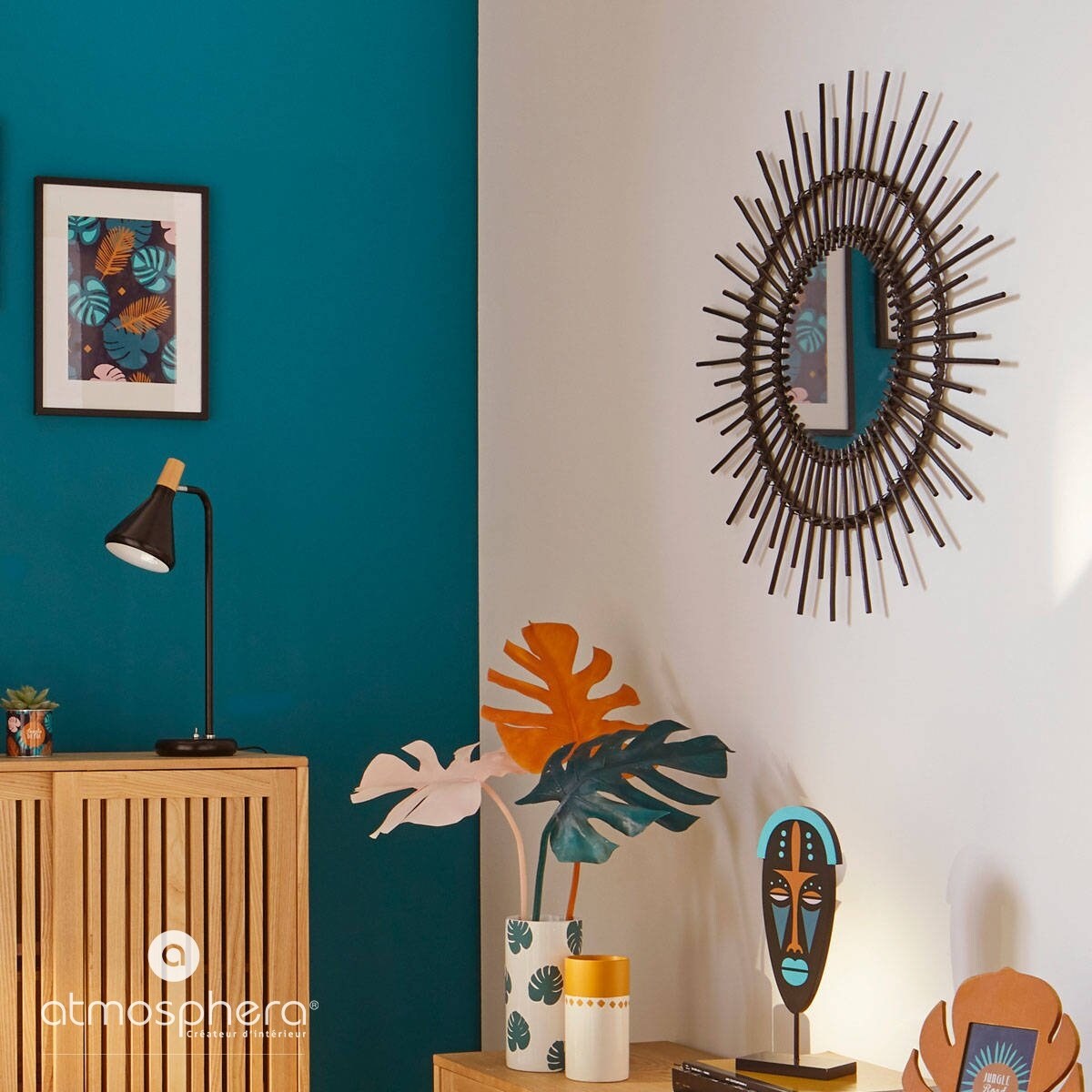 Lustro na ścianę w plecionej ramie