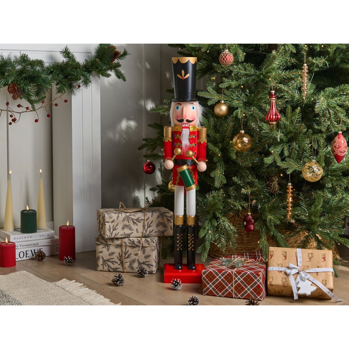 Figurka dekoracyjna SVARTAN Dziadek do orzechów 90 cm Czerwony