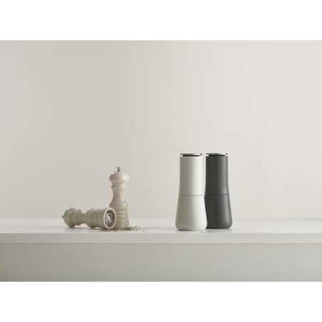 Młynki do pieprzu i soli Milltop, Joseph Joseph