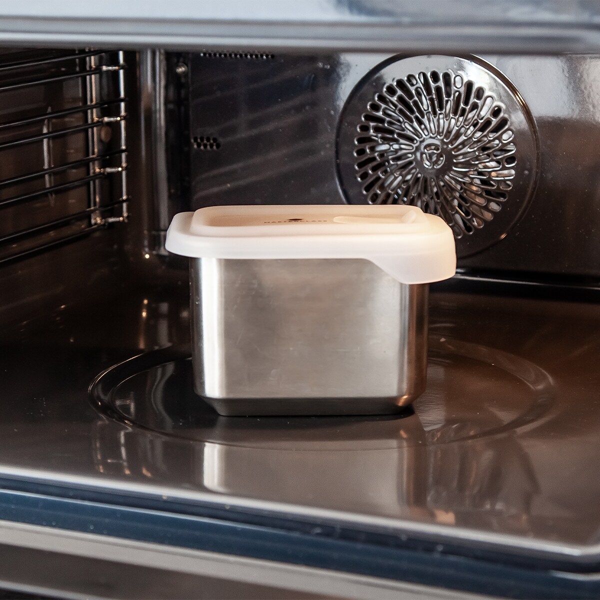 Pojemnik kuchenny ze stali nierdzewnej z pokrywką 1L / MasterClass