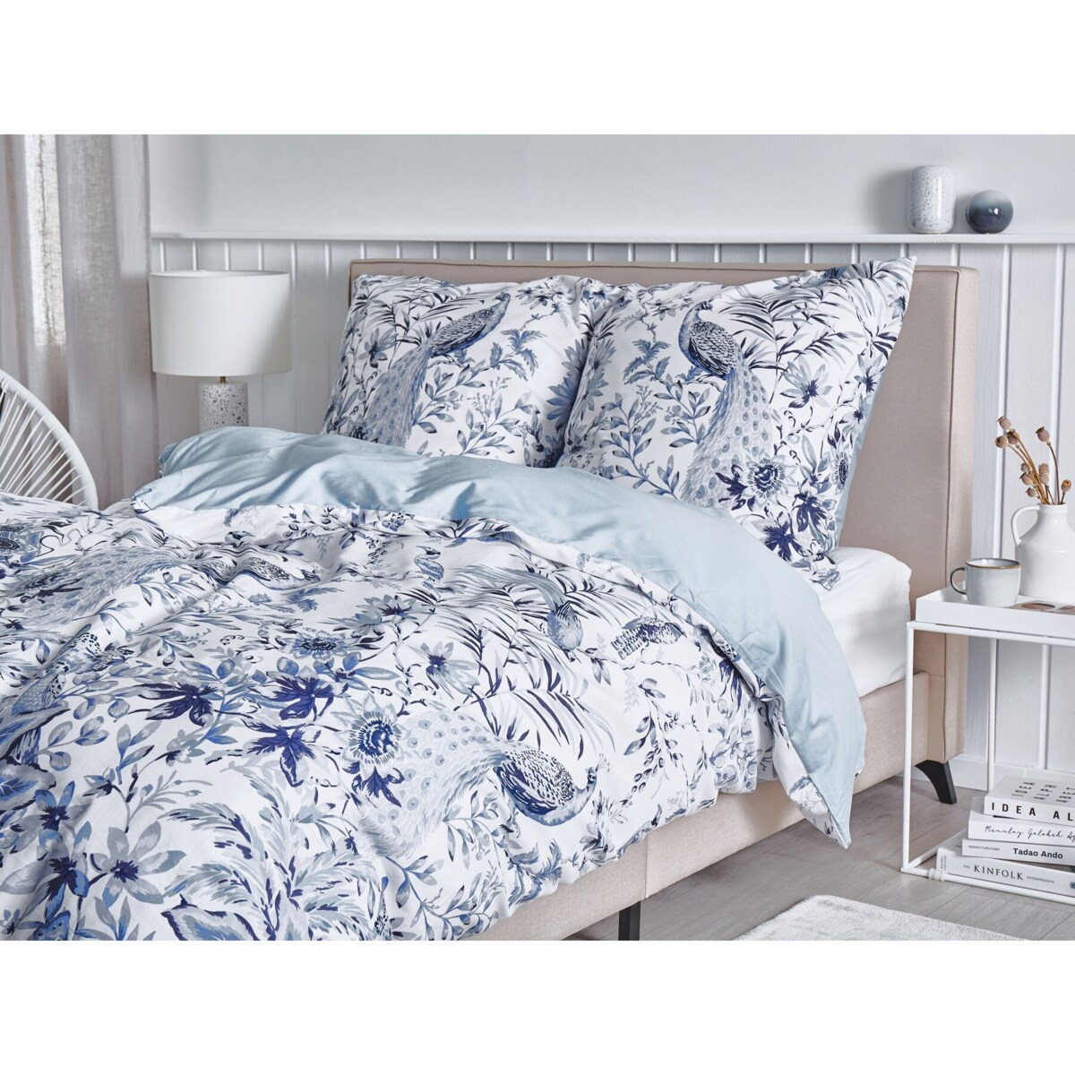 Komplet pościeli bawełnianej satynowej w kwiaty 135 x 200 cm biało-niebieski BALLARD