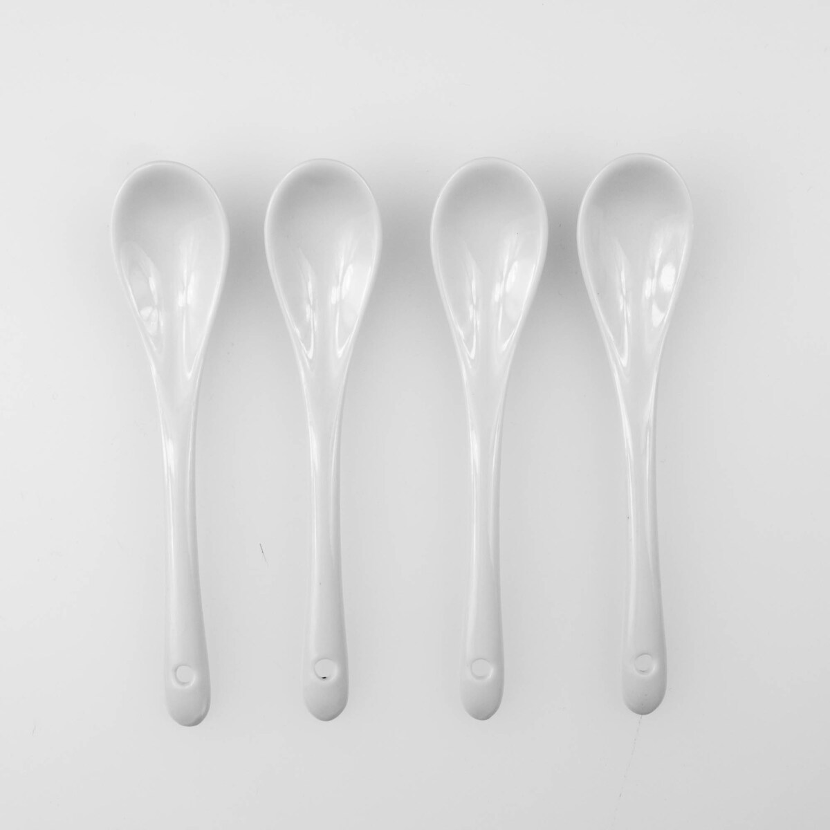 Zestaw kieliszków do jajek z łyżeczkami