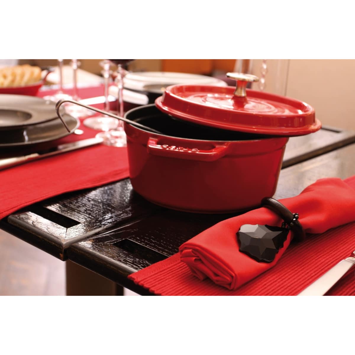 Garnek żeliwny okrągły Staub - 6.7 ltr, Czerwony
