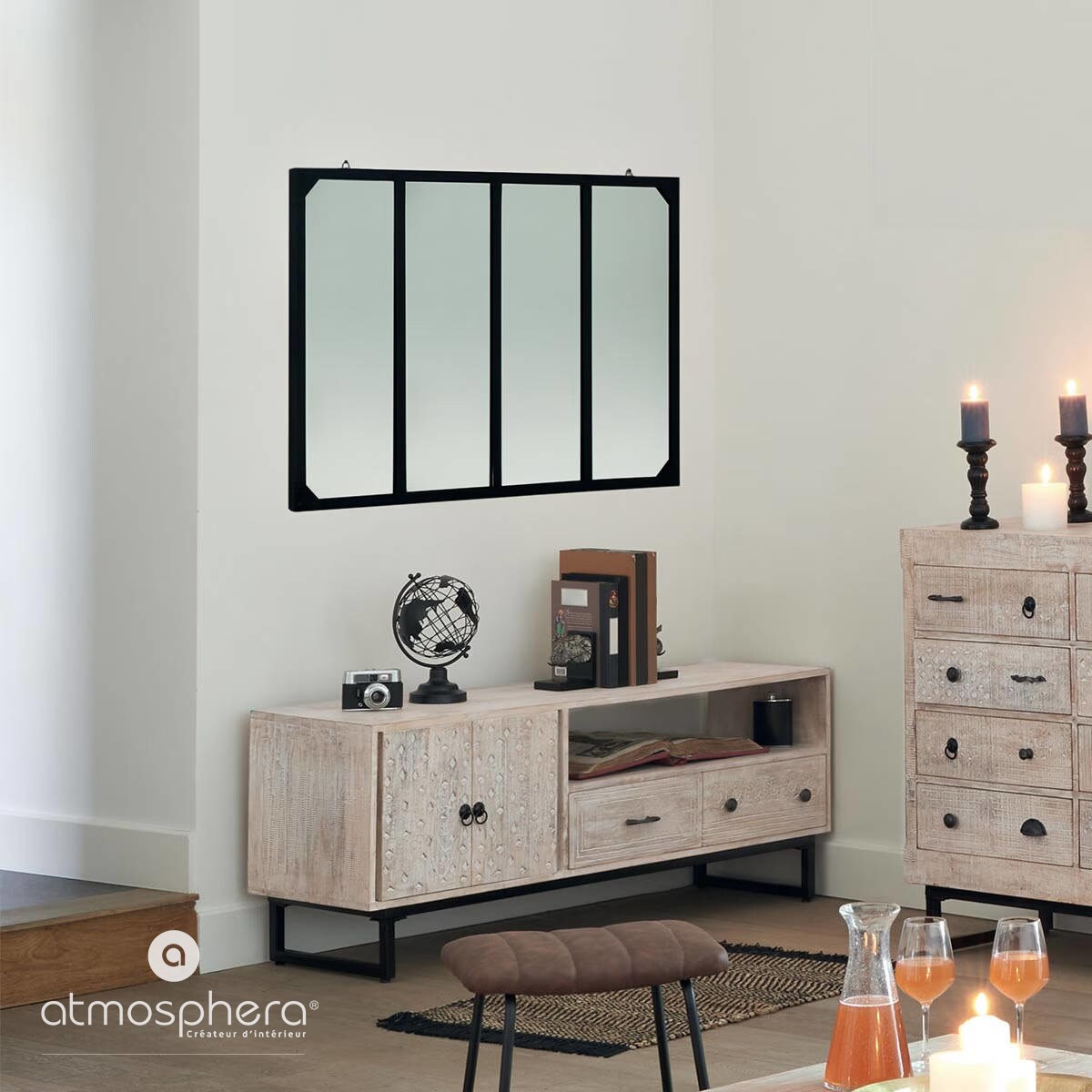 Globus ozdobny z metalu