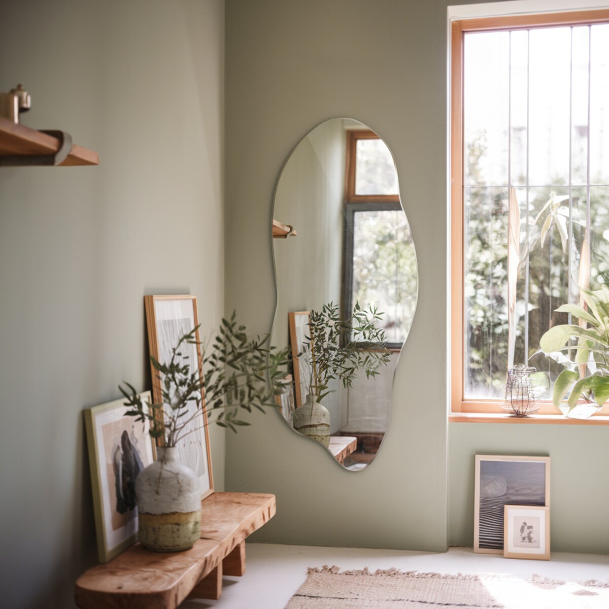 Lustro o płynnym kształcie 45x100 cm