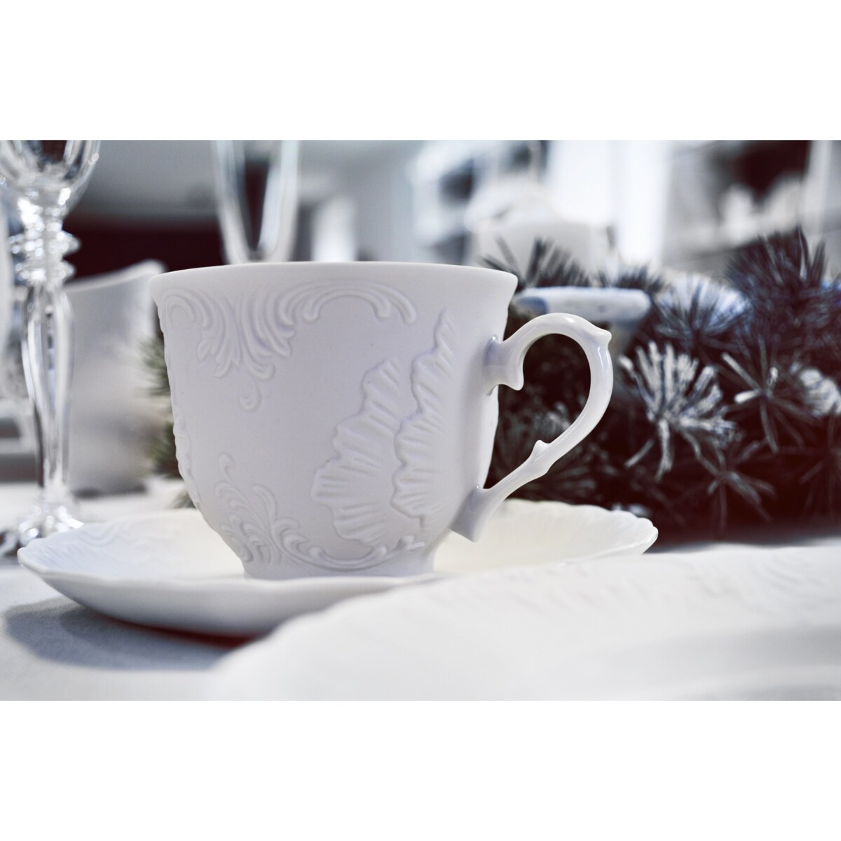 Zestaw filiżanek ze spodkami dla 6 osób 12 el. Rococo Maria białe 0001