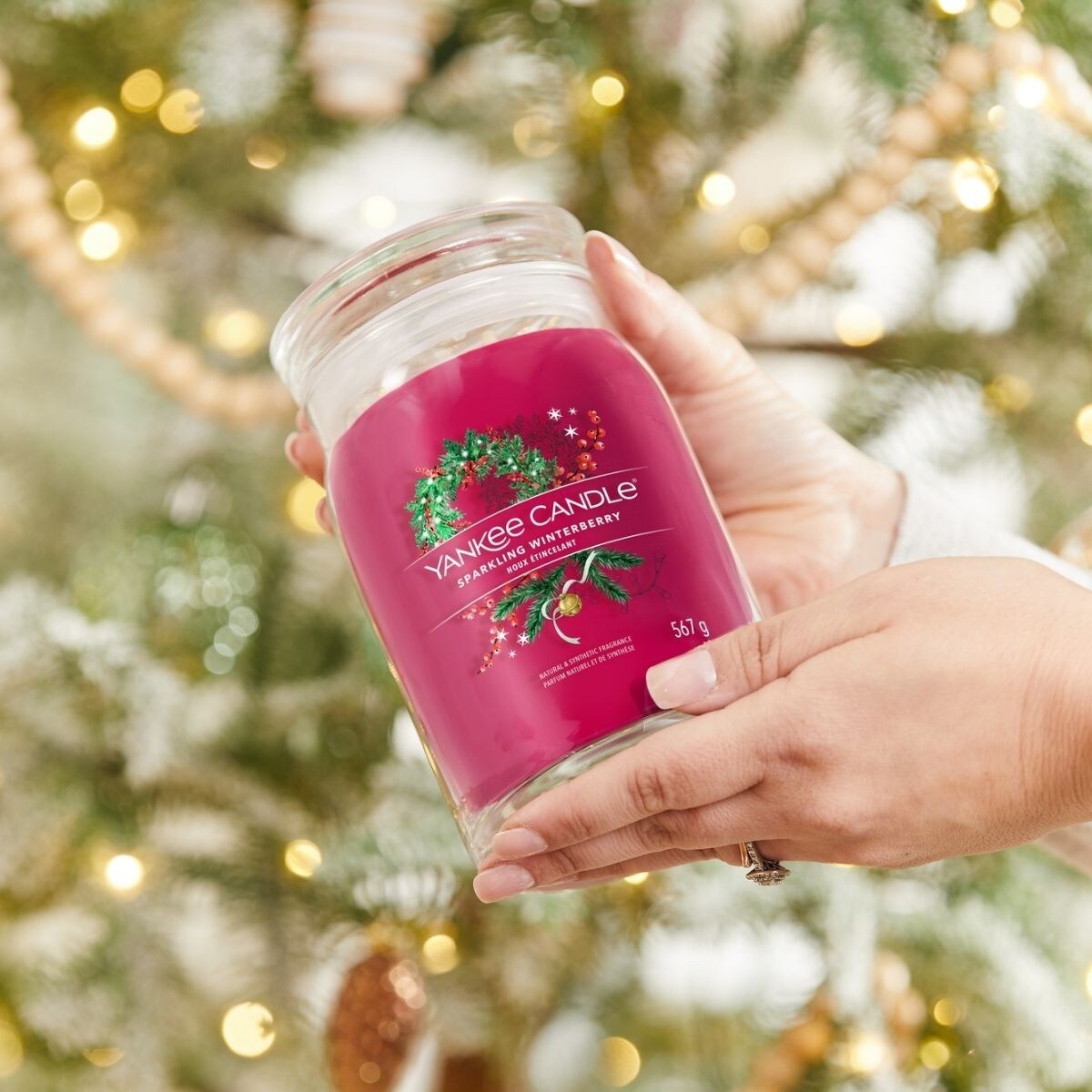 YC SIGNATURE - Świeca duża SPARKLING WINTERBERRY