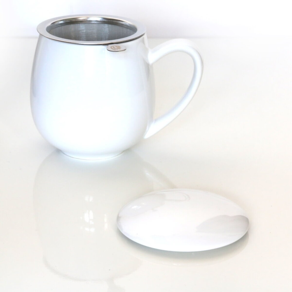 Kubek z zaparzaczem i pokrywką biały - idealny zestaw do przygotowania herbaty, perfekcyjny podarunek prezent dla mamy, taty, babci, dziadka