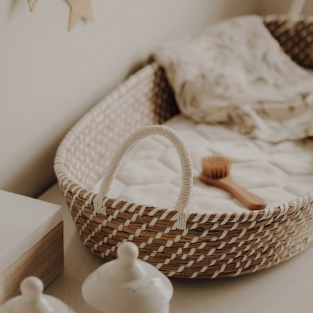 Kosz do przewijania - pleciony z cienkiej trawy