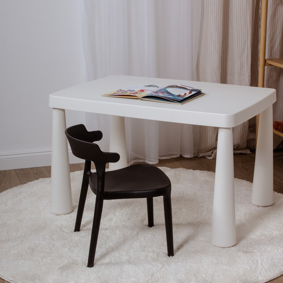 Krzesełko dla dzieci plastikowe z oparciem dziecięce czarne