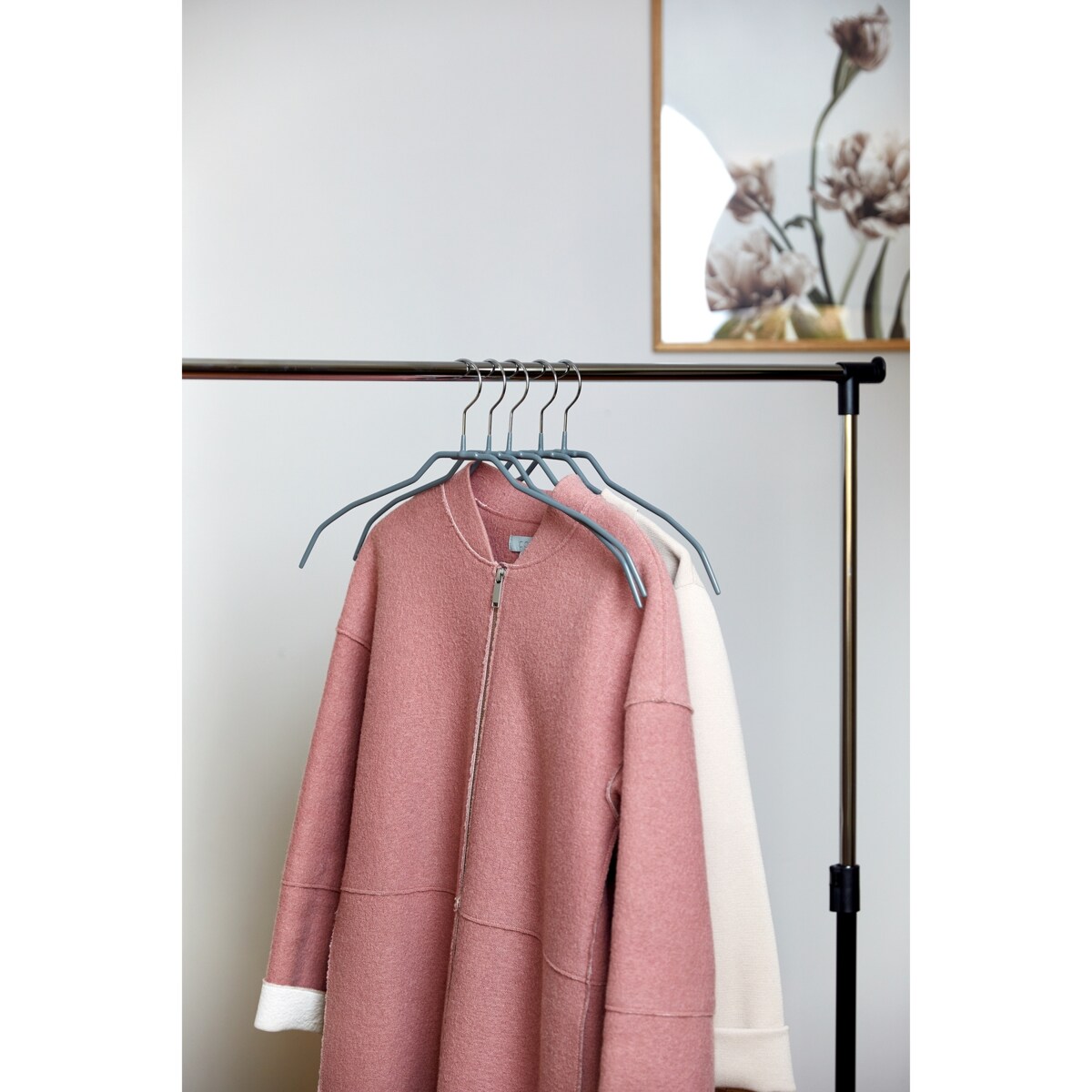 Zestaw 20 sztuk cienkich wieszaków ALESSIA WENKO, 21,5 x 41 cm, szary