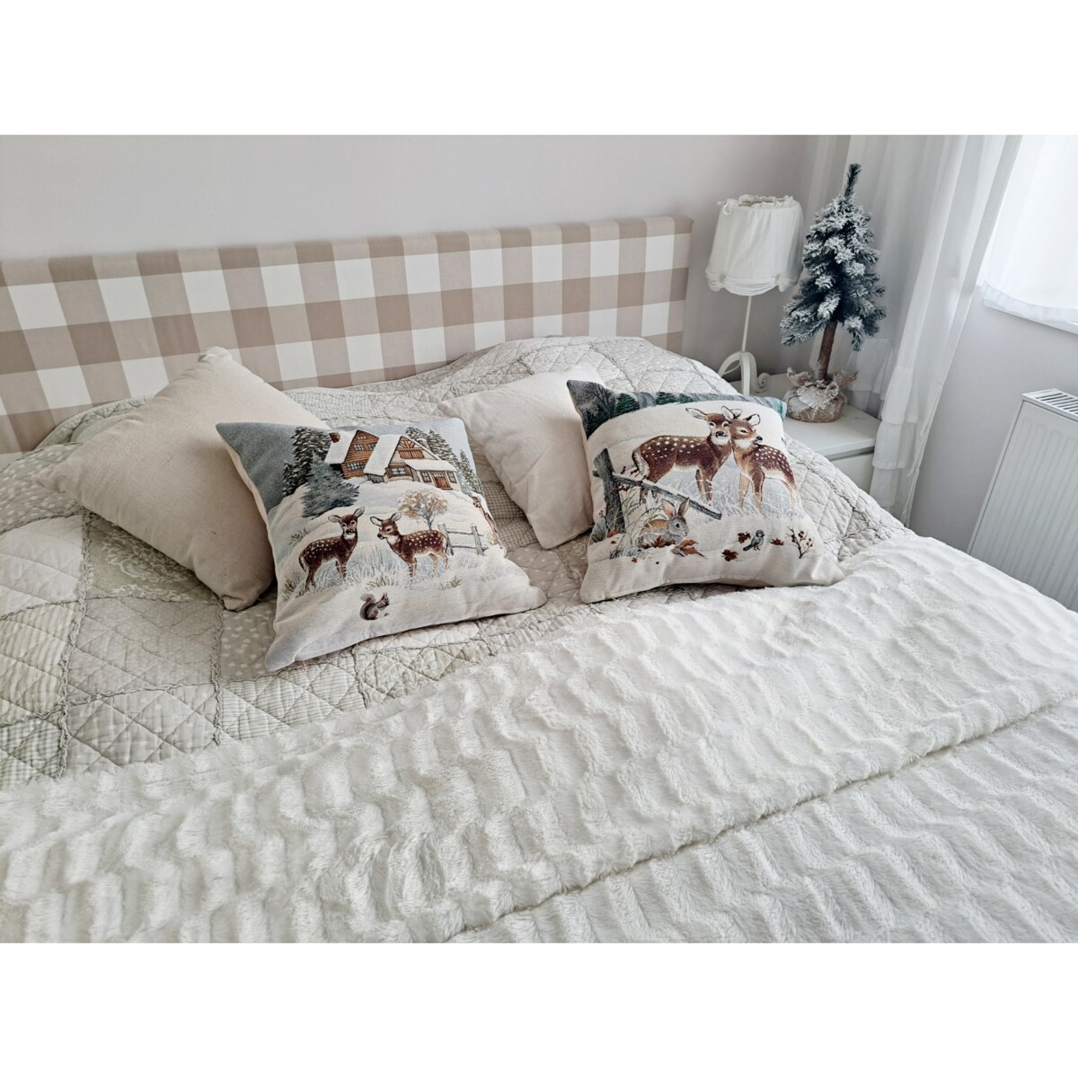 Poszewka Na Poduszkę Jasiek 45X45 Cm Żakardowa Dekoracyjna Ozdobna Z Jelonkami