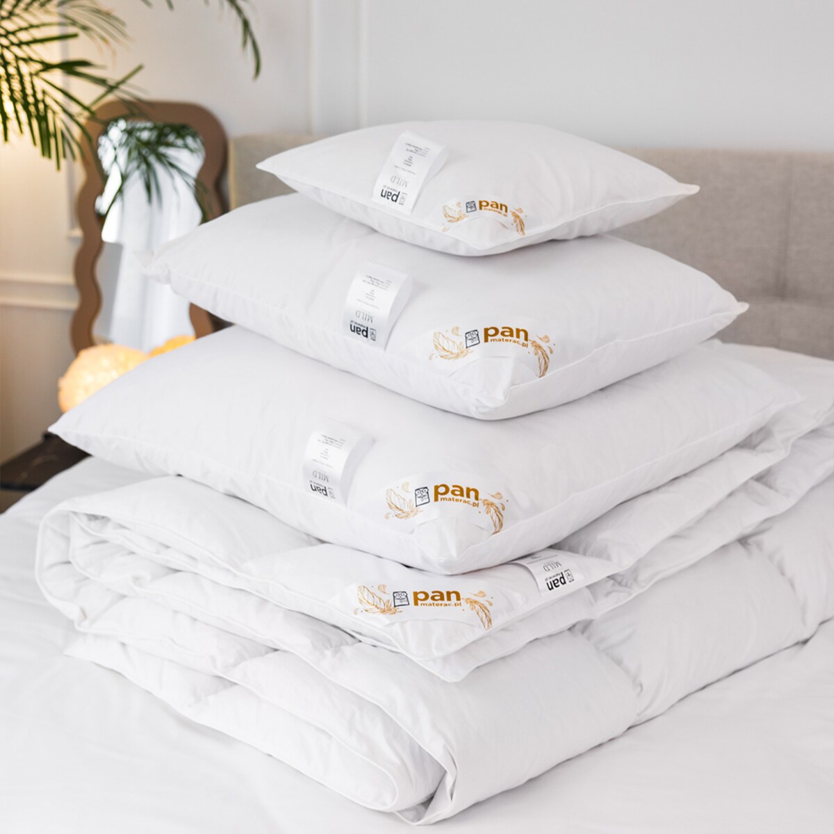 Poduszka puchowa 40x40 MILD marki PAN MATERAC