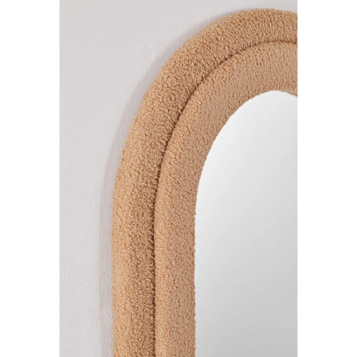 Lustro w półowalnej ramie bouclé beżowe160x60 cm