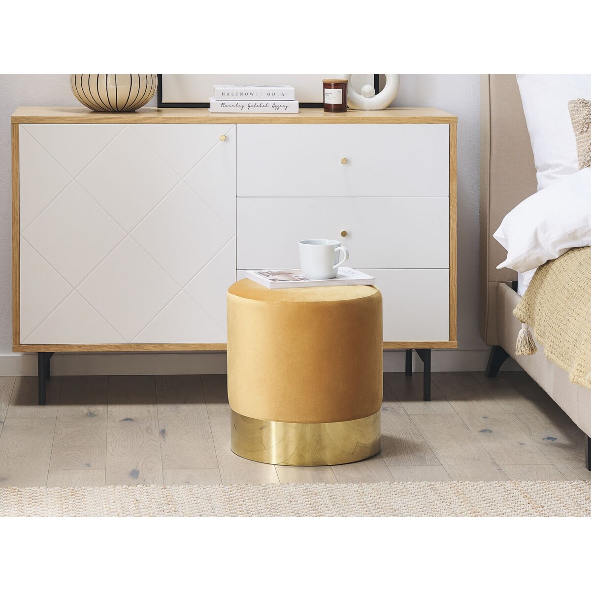 Puf welurowy ⌀ 39 cm zółty SOPHIA