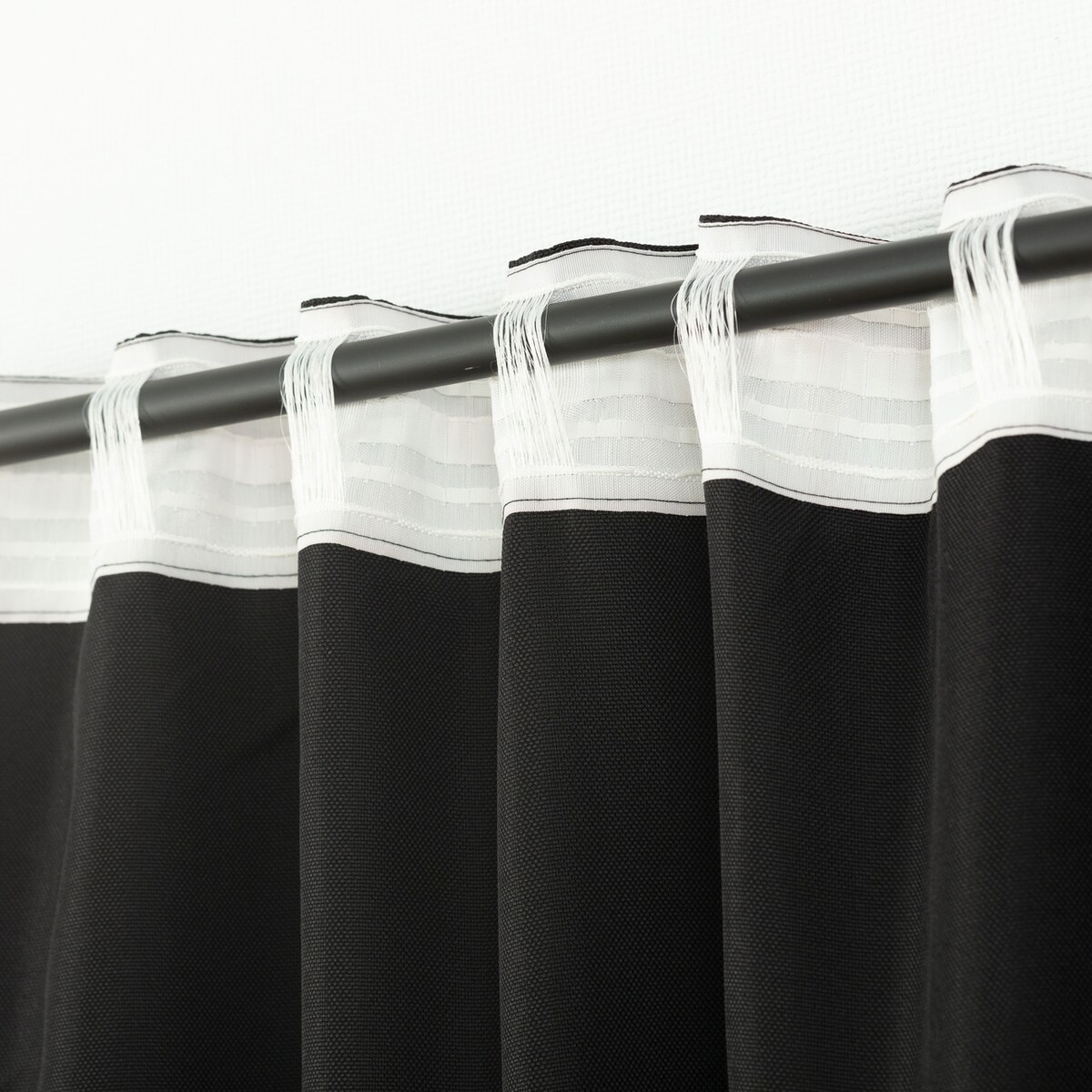 Zasłona BASIC na taśmie marszczącej 140x300cm czarny 1 szt. 140x300 czarny