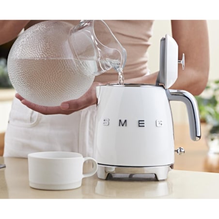 Czajnik elektryczny biały 50's Style, 800 ml, SMEG