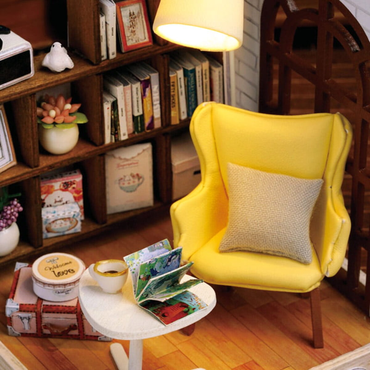 Miniaturowy domek - Chwila z książką