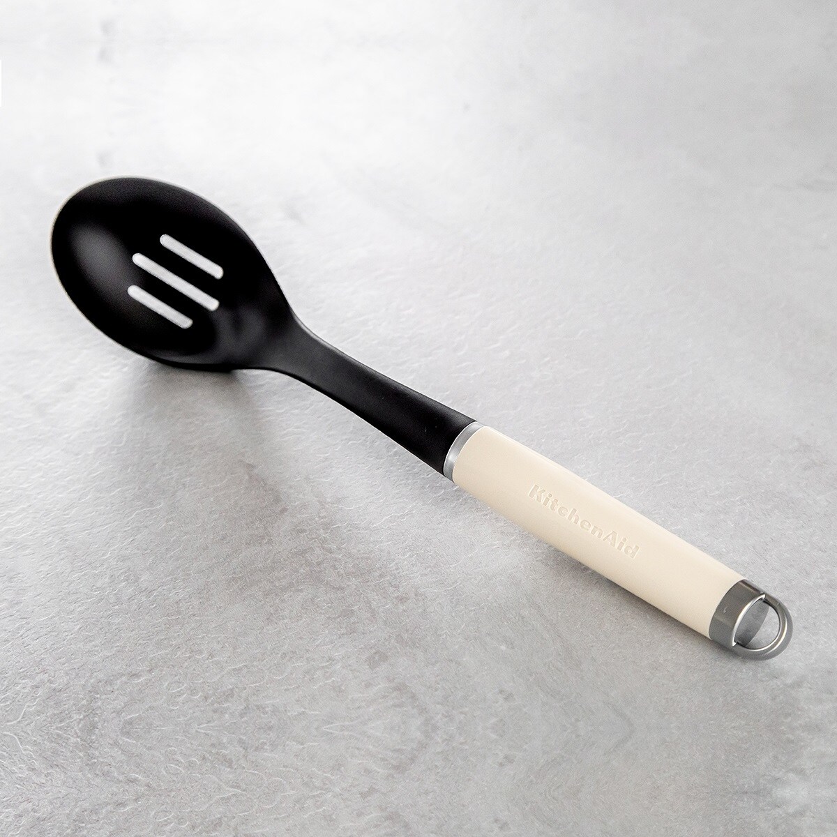 KitchenAid łyżka kuchenna z otworami CORELINE Almond Cream