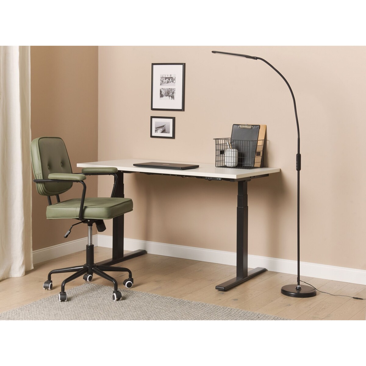 Lampa podłogowa LED czarna YANTIC