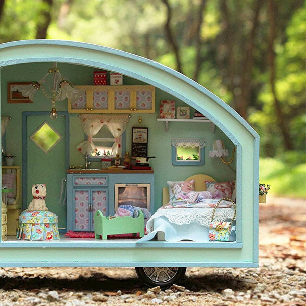 Miniaturowy domek - Wakacje na kempingu