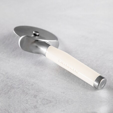 KitchenAid nóż do krojenia pizzy CORELINE Almond Cream