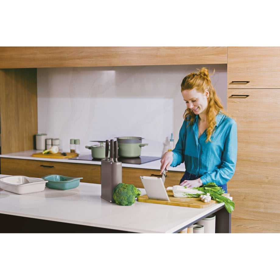 Bambusowa deska do krojenia z podstawką pod tablet, 45 x 40 cm Balance BergHOFF