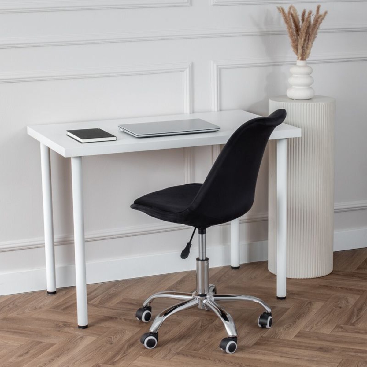 Krzesło biurowe czarne fotel obrotowy regulowany welurowy pikowany