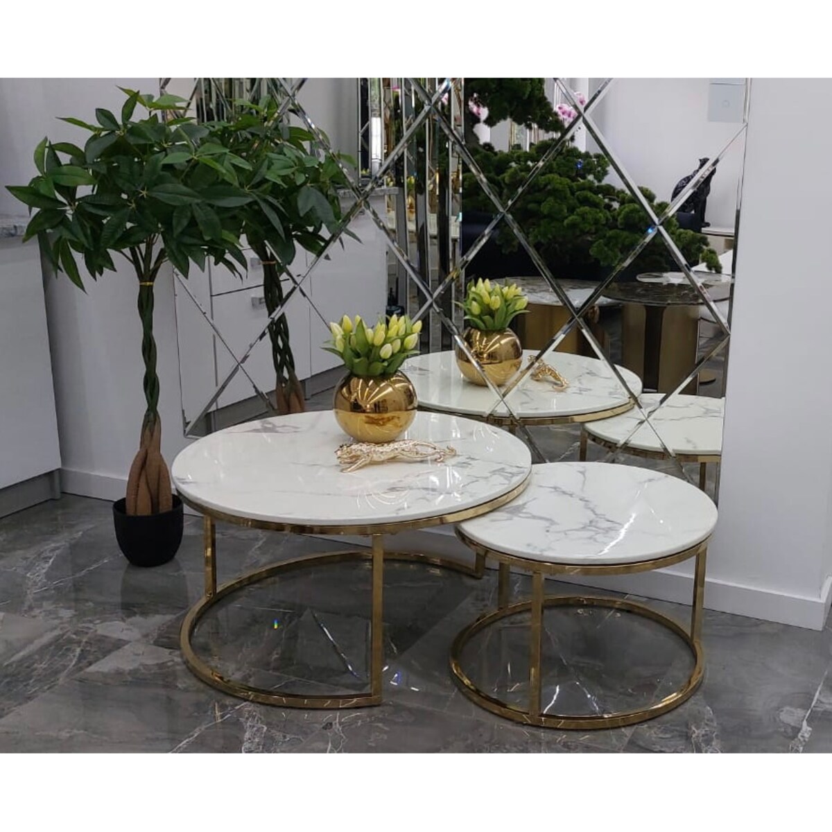Zestaw złotych okrągłych stolików kawowych Premium Marco z kamiennym blatem marmurkowym 2 in 1