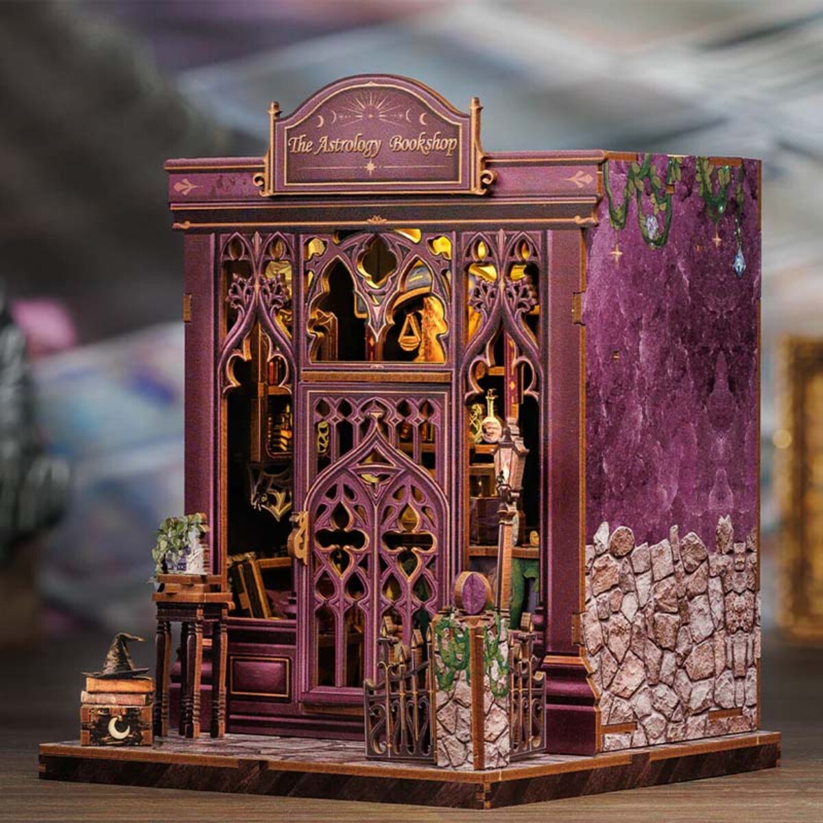 Miniaturowy domek mini Book Nook - Astrologia szczęścia- CuteBee