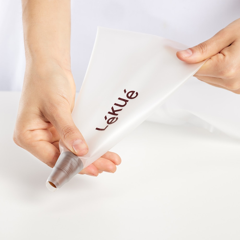 Rękaw cukierniczy z końcówkami / Lekue