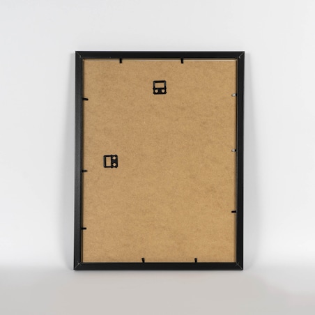 Czarna ramka na zdjęcia w rozmiarze 30x40 cm