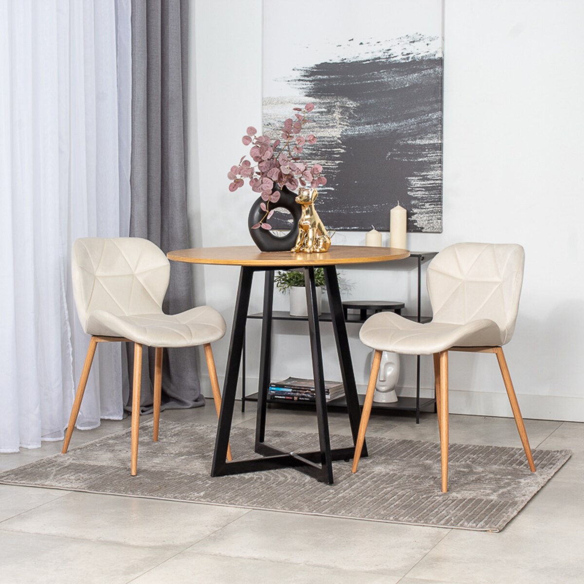 Krzesło tapicerowane welurowe beżowe jasne nogi do salonu