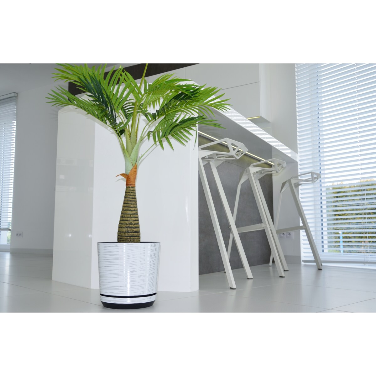 18 cm wzór BIAŁA ZE SREBRNĄ NITKĄ Doniczka z podstawką glamour lustrzane srebrne paski połysk