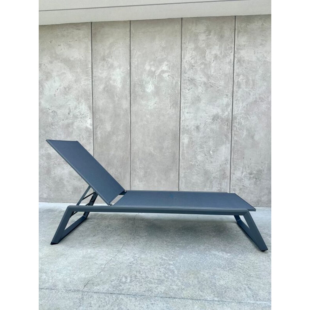 ALUMINIOWY LEŻAK SERENE SZARY