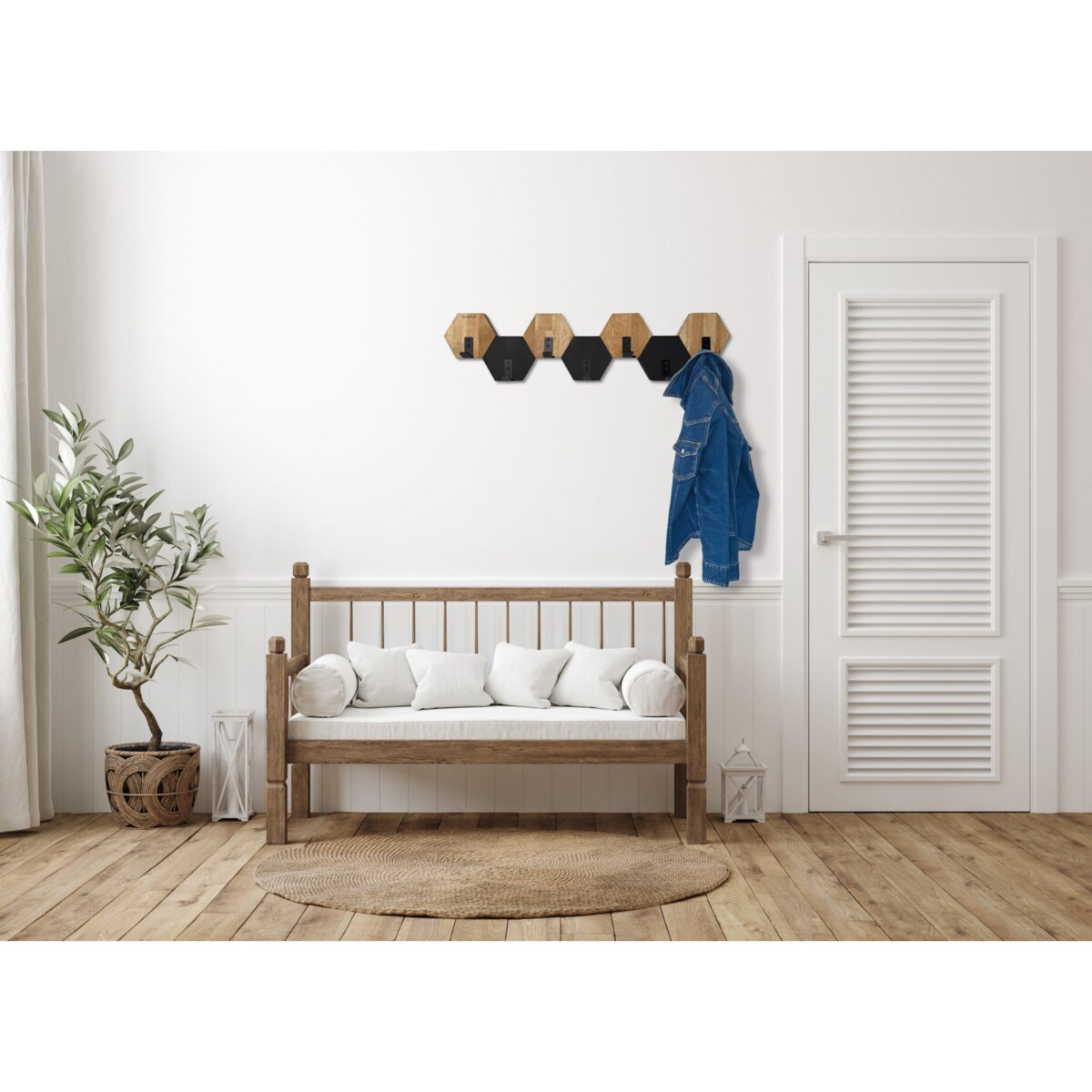 Wieszak ścienny na ubrania Hexagon 77cm