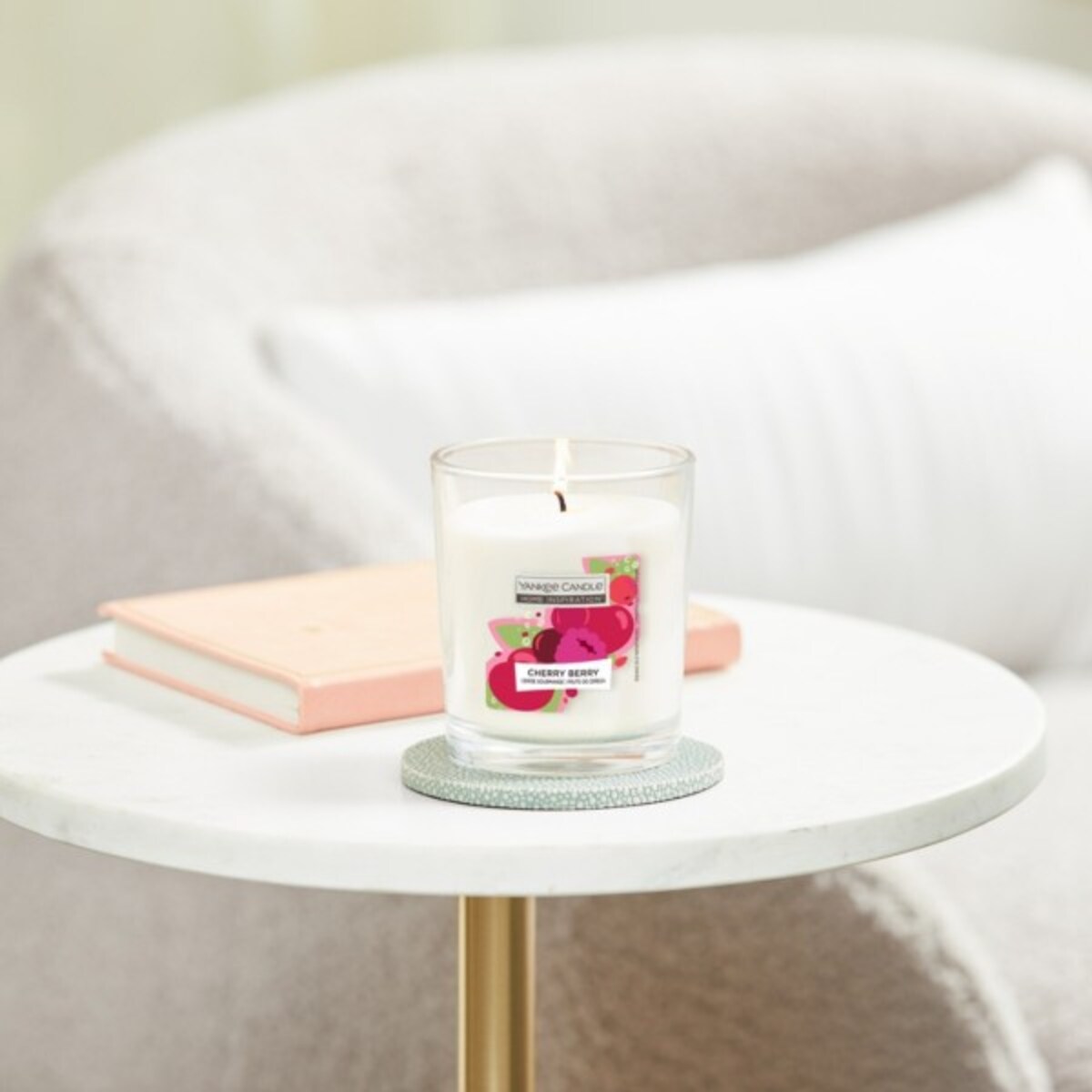 HI VALUE świeca średnia CHERRY BERRY
